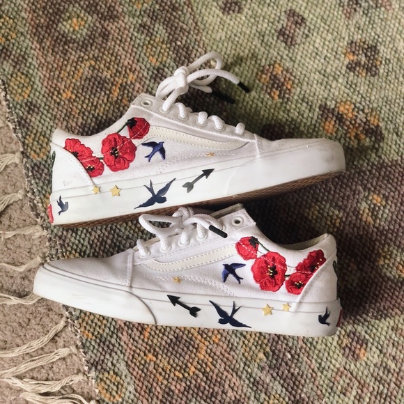 Vans Shoes - VANS embroidered